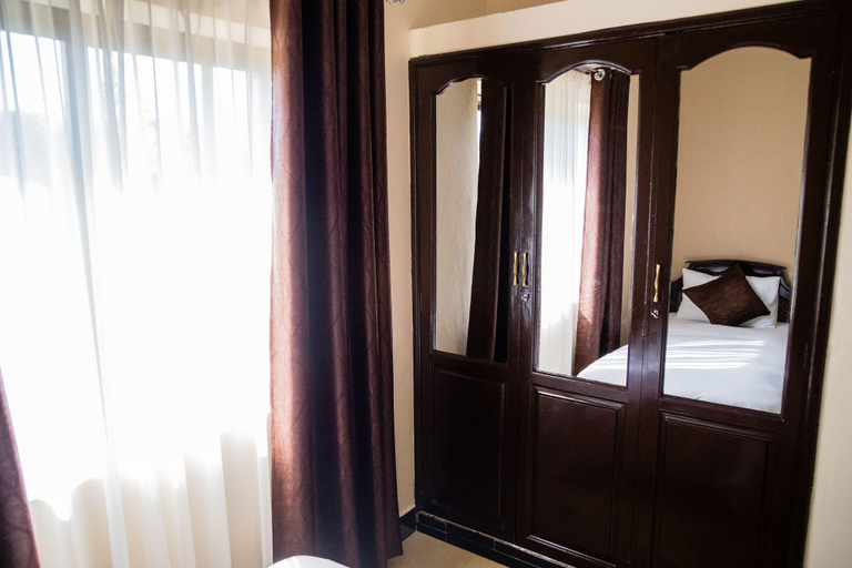 Bedroom 3, Brubru Lodge, Moshi Urban