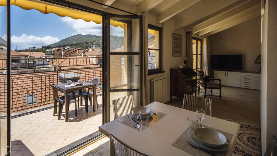 Others 4, Dei Mille 31 B, Savona
