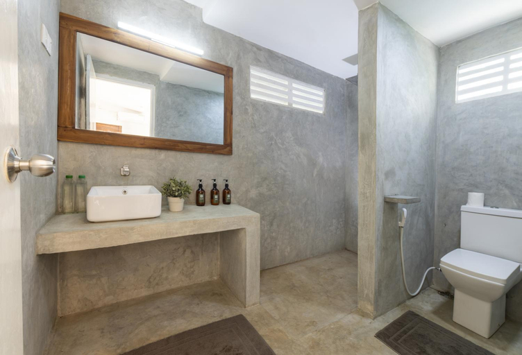 Bathroom, Jasper Cub, Nochchiyagama