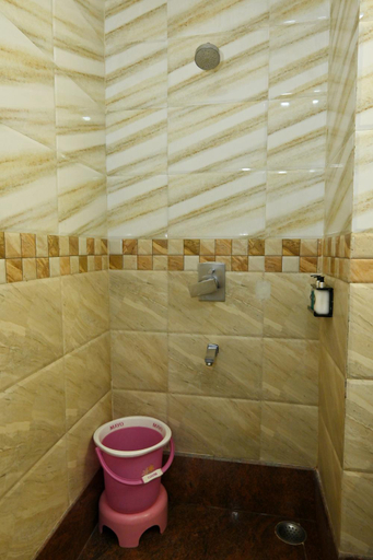 Bathroom 5, Hotel Simran Heritage, Raipur