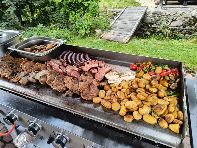 Food & Drinks 3, Salatin, Ružomberok