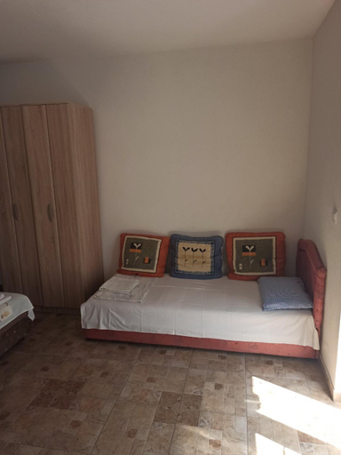 Others 5, Apartments Fillip
