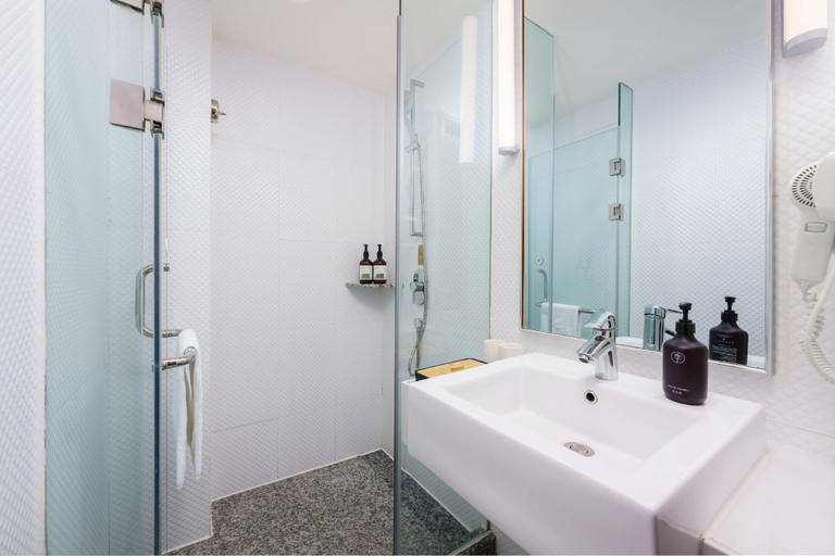 Bathroom 4, JI Hotel Dalian Qingniwa, Dalian