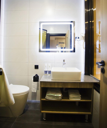 Bathroom, Green Tree Inn Express Jilin Tonghua Liuhe County, Tonghua