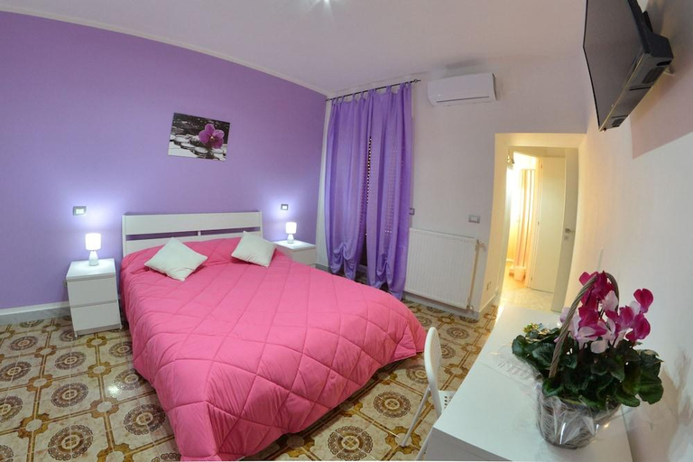 Bedroom 3, Bellatrix, Napoli
