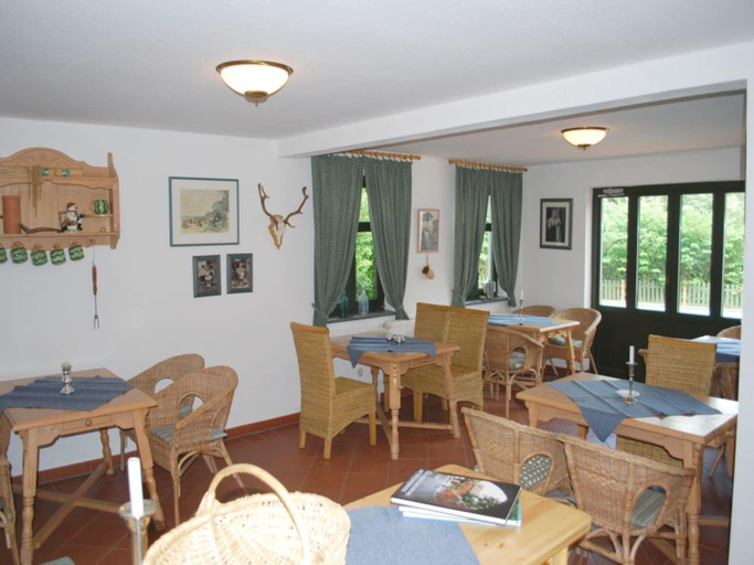 Food & Drinks, Wohnung in Dargun mit Pool und Streichelzoo, Mecklenburgische Seenplatte