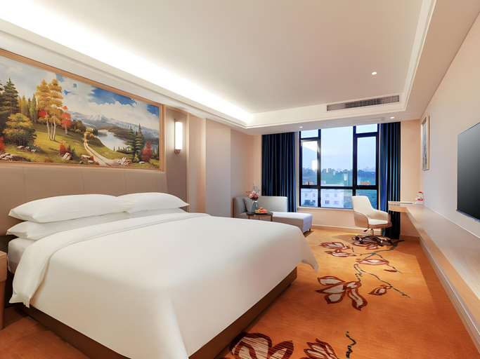 Bedroom 2, Vienna Hotel Guangdong Huazhou Lvjing Guoji, Maoming
