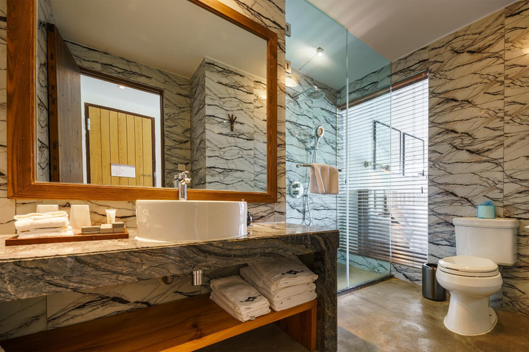 Bathroom 3, Shanshuijian Wei Hotel, Huangshan