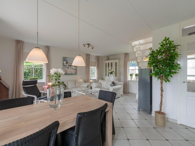 Others 5, Villa in Callantsoog near the Beach, Zijpe