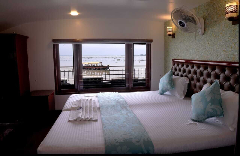 Room 4, Upper Deck Boathouse, Alappuzha