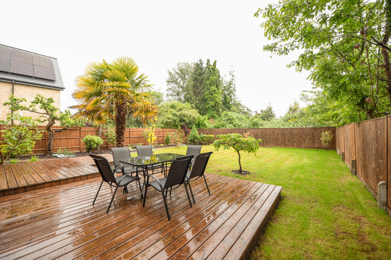 Others 4, Palm Cottage, Wokingham