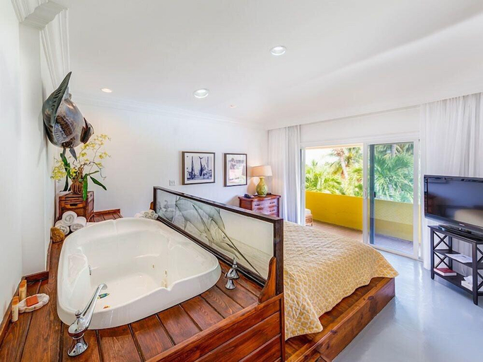 Bedroom 3, Bimini Big Game Club Resort & Marina