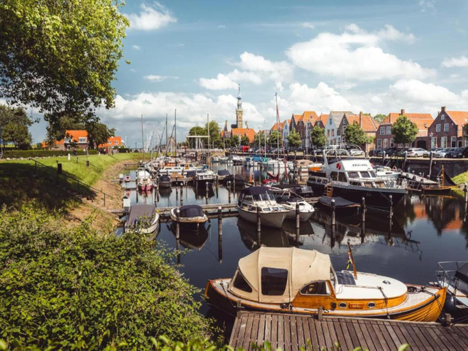 Others 5, Waterfront Apartment with Terrace, Noord-Beveland