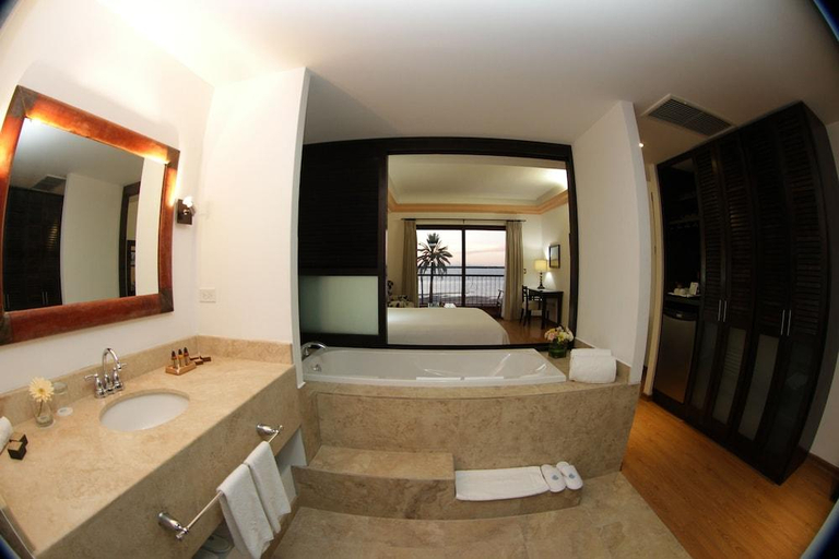 Bathroom 4, La Posada and Beach Club, La Paz