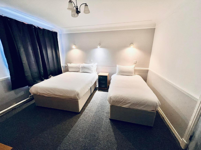 Bedroom 2, SneydArmsHotel, Stoke-on-Trent