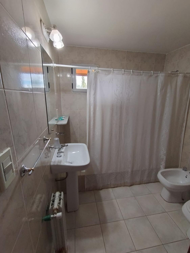 Bathroom, Alto Verde Hosteria, Lago Argentino