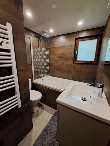 Bathroom, Le refuge du KL, Luxembourg