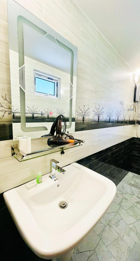 Bathroom 3, Rainforest Nest, Kotapola