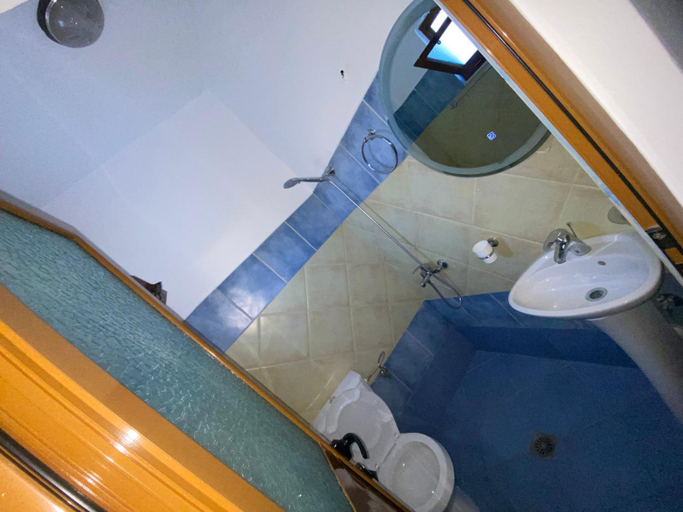Bathroom 3, Vila Tani, Sarandës