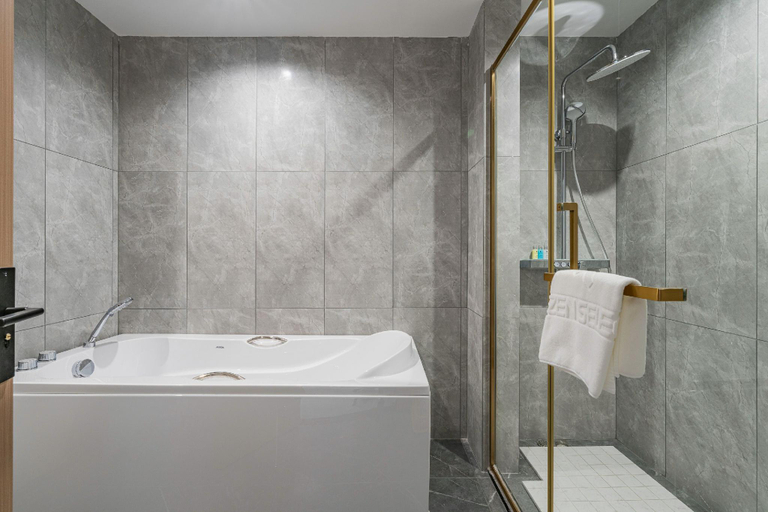 Bathroom 3, Rezen Select Hotel Zunyi Renhuai, Zunyi