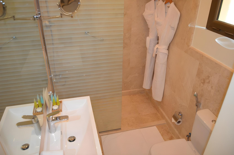 Bathroom, Tamara Beach Resort - Half moon bay