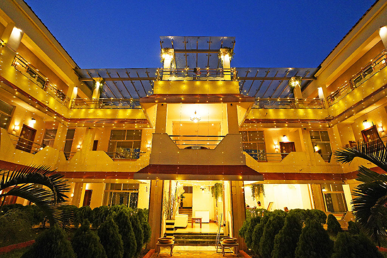 Exterior & Views