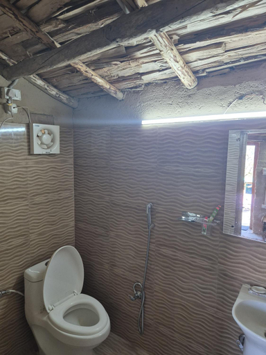 Bathroom 3, Ekantha, Nainital