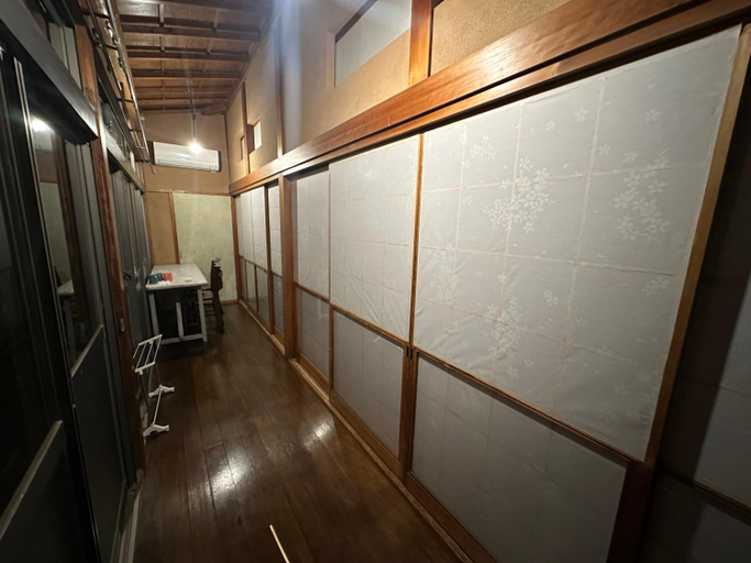 Others 5, Azukiya, Shichigahama