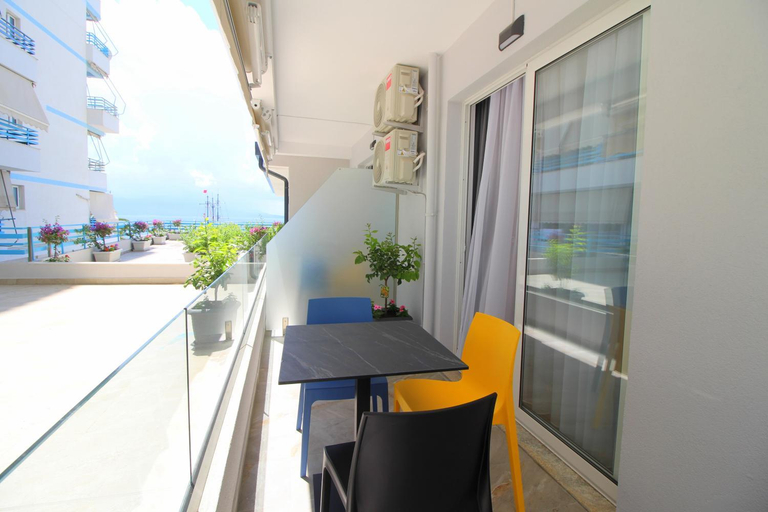 Others 3, Oni Apartments Sarande, Sarandës