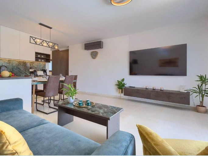 Others 3, Villa Villa Esmeralda II, Novigrad