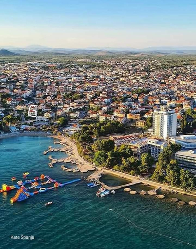 Others 2, More, Vodice