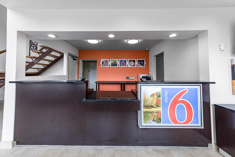 Public Area 2, Motel 6 Warminster, PA, Bucks