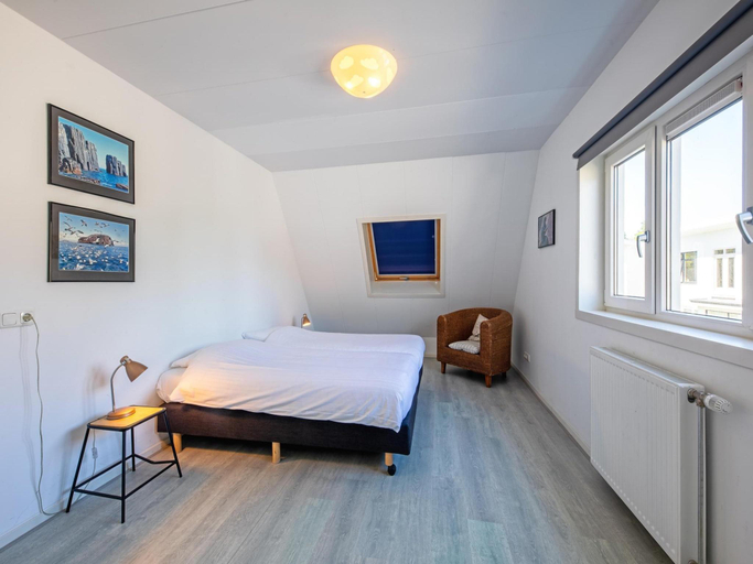 Bedroom 2, Holiday Home in De Koog near Beach, Texel