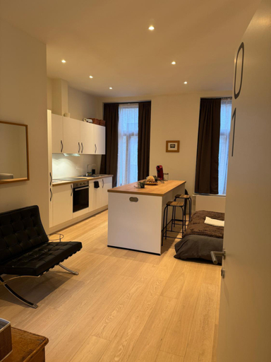 Others 4, My Haus Saint Catherine, Bruxelles
