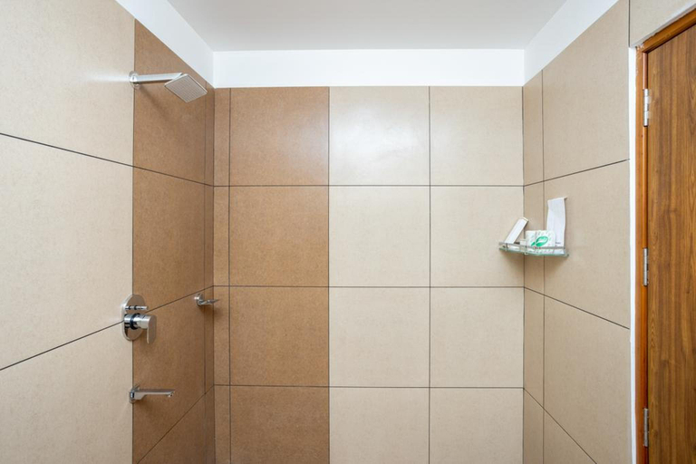Bathroom 4, Le Serene Munnar Resorts & Spa , Idukki