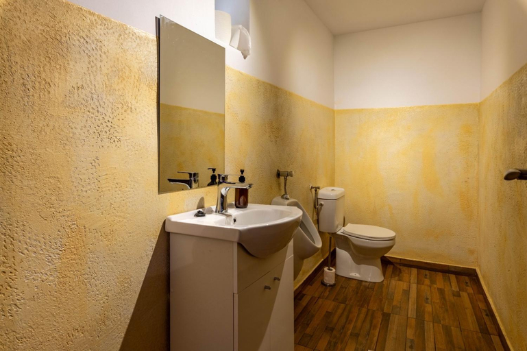 Bathroom 2, Happy Nest, Floresti