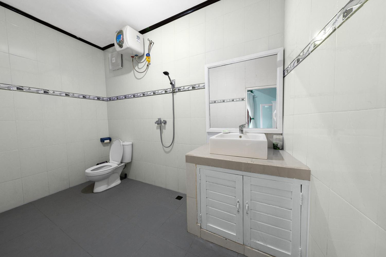 Bathroom 4, Dive & Dwell Tulamben, Karangasem