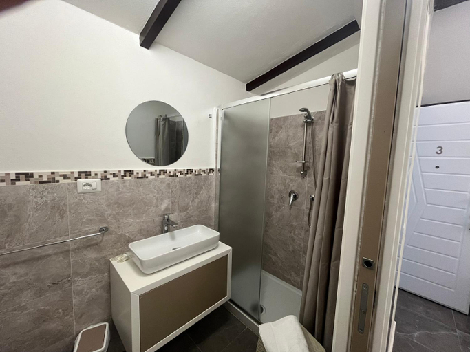 Bathroom 5, Afrodite Accomodation, Vibo Valentia