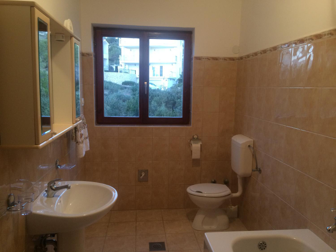 Bathroom 2, Apartments Maslina, Šibenik