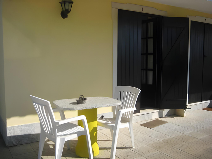 Others 5, Quinta das AVES - Apartamento T2 com Piscina Comum, Lagos