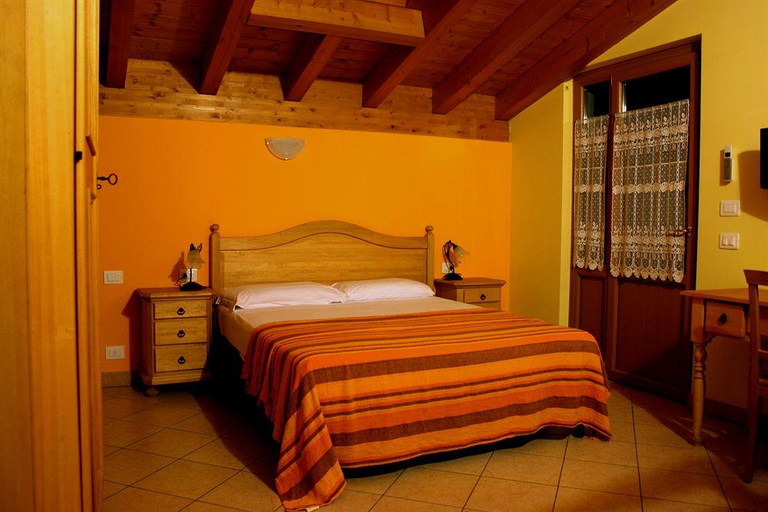 Others 5, Agriturismo il Porcellino, Verona