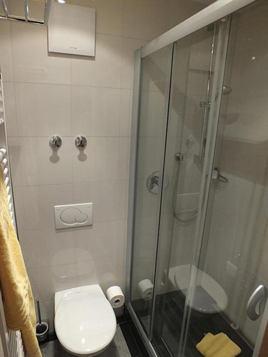 Bathroom 3, Achkarrer Krone, Breisgau-Hochschwarzwald