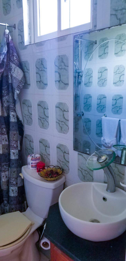 Bathroom 3, Candy's Palace