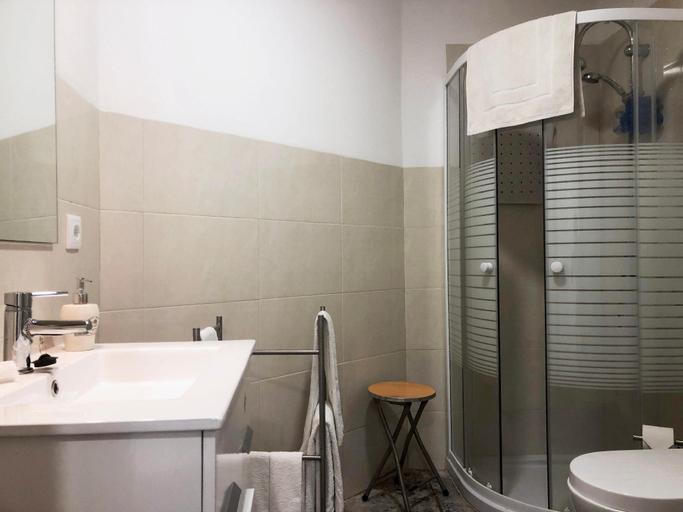 Bathroom 3, Apartment 2, Sintra