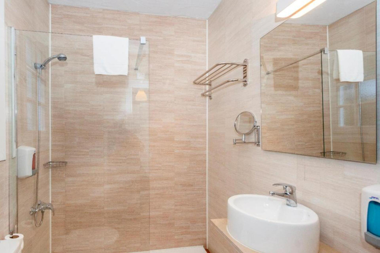 Bathroom 5, FERGUS Club Carema Splash, Baleares
