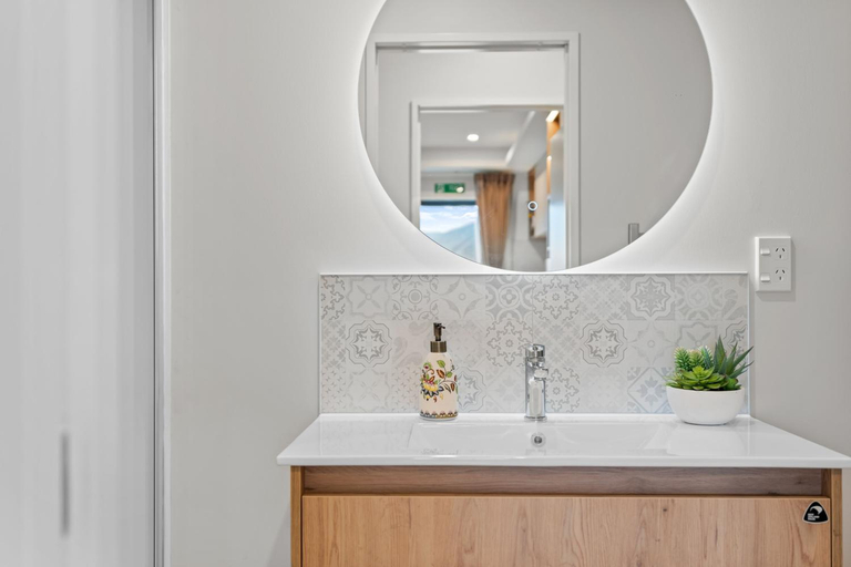 3, Sunshine Suites, Mackenzie
