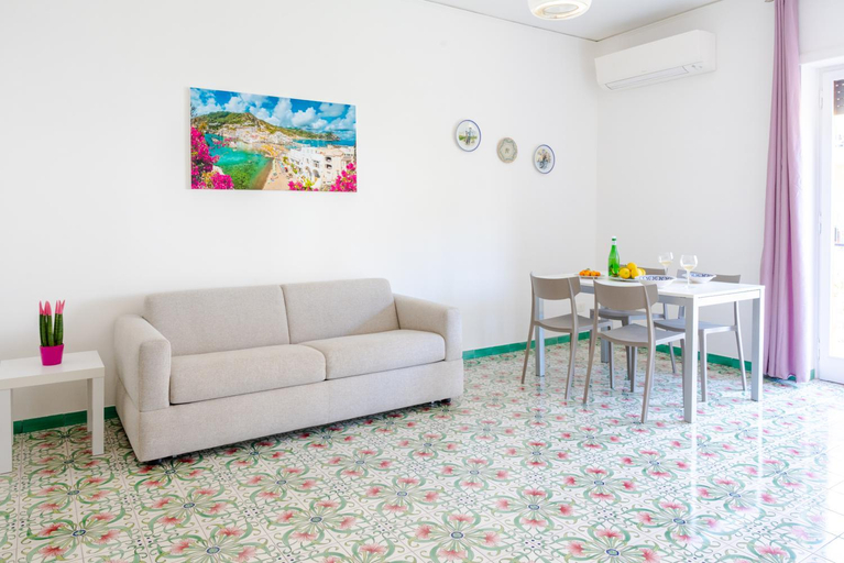 Others 2, Sasa apartament Sorrento, Napoli