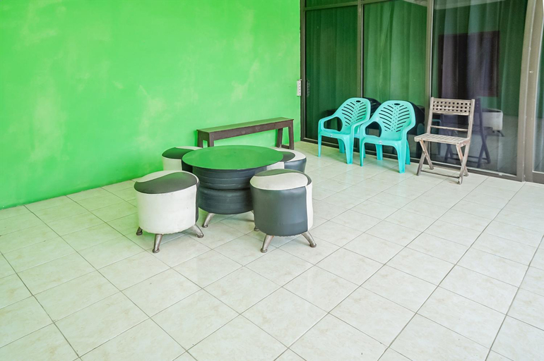 Public Area 2, Hotel O Wunut Homestay Syariah, Sidoarjo