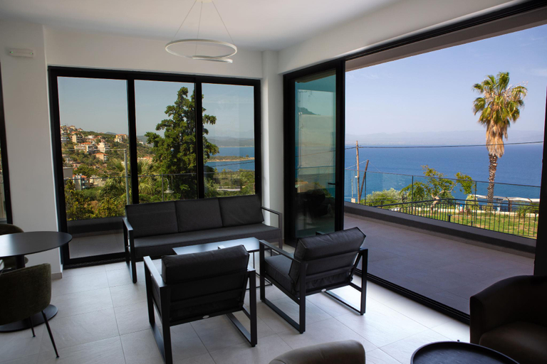 Others 3, Trinasus Hotel, Peloponnese