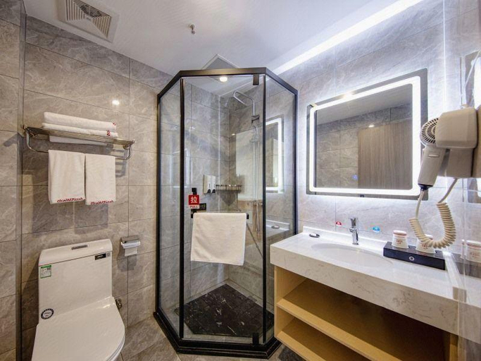 Bathroom, Shell Hotel Jiangsu Yancheng Sheyang County Wuyue Square, Yancheng